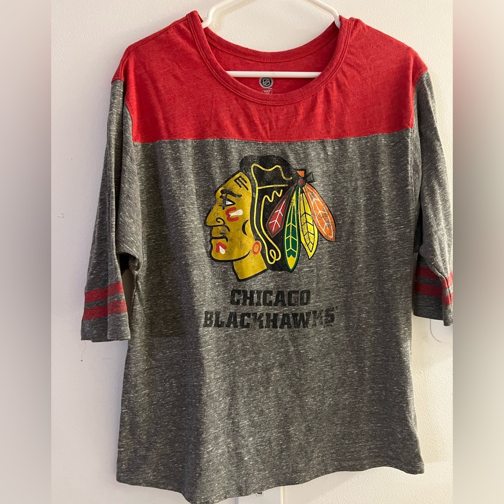 Red and grey Chicago Blackhawks tee size medium